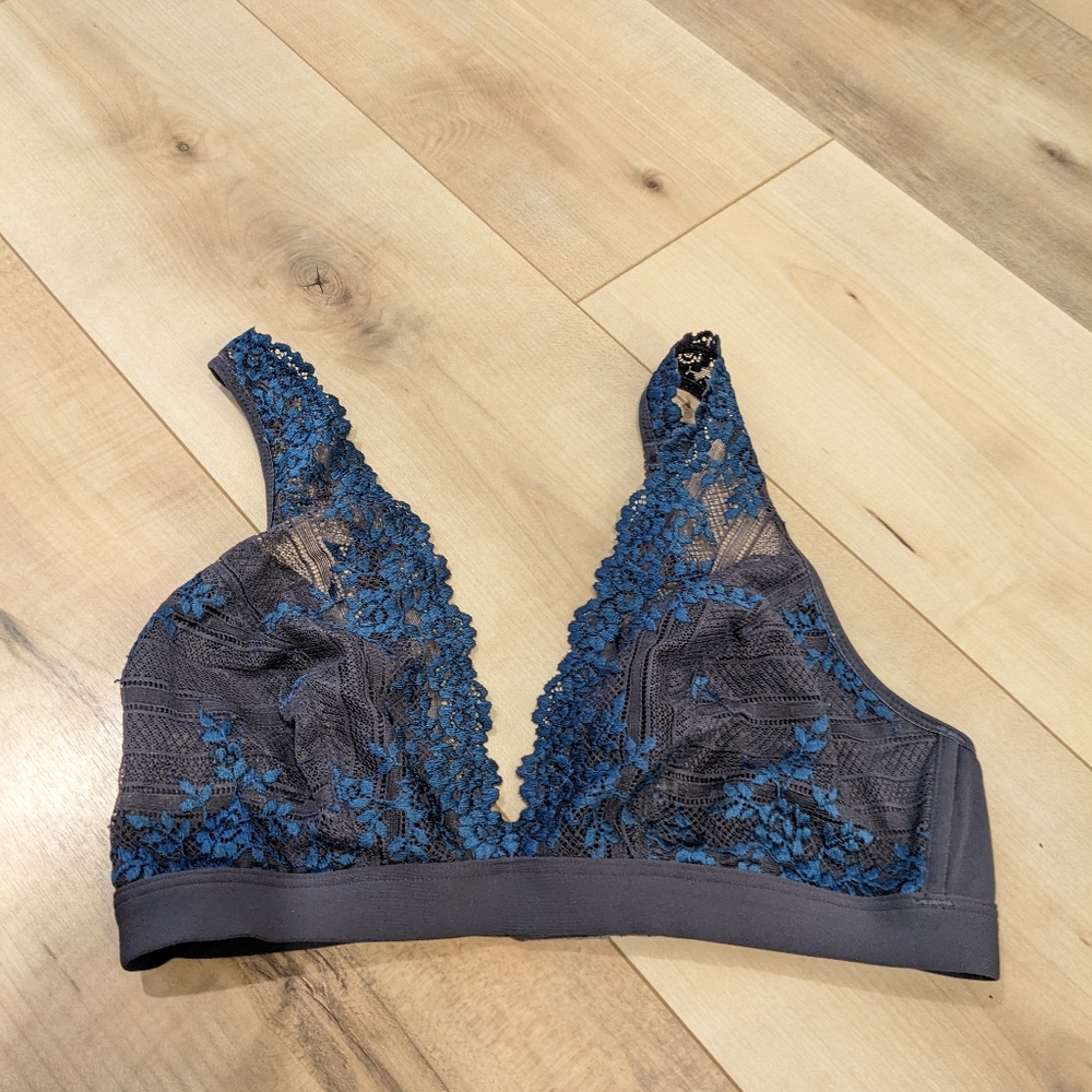 Wacoal Instant Icon Lace Bralette - Picture 5 of 6
